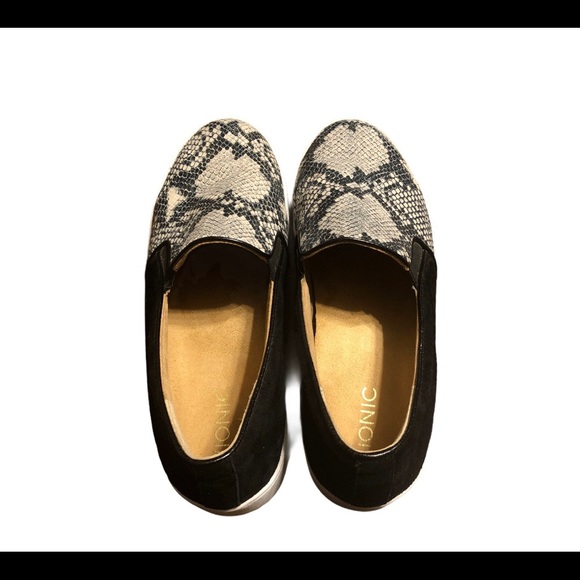 Vionic MIDI Snake Print Women’s Slip-On Loafer 10 - Picture 4 of 11
